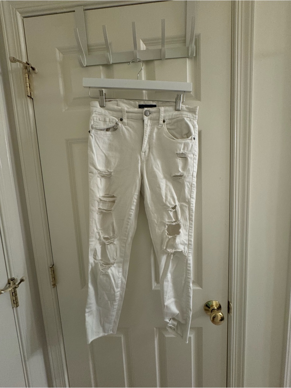 Aeropostale White Distressed Jeans